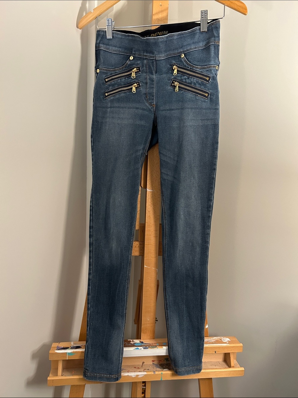 Peter Nygard Luxe Denim Dark Blue Skinny Jeggings with Gold Zipper Details